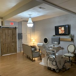 The Peek a Baby 3D  4D Ultrasound Boutique - 3D 4D Ultrasound and HD live with enough room for your entire family to enjoy the show!