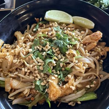 Fire Bowl Cafe - Pad Thai - Pan Asian Near Me - Englewood, Colorado