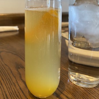 Another Broken Egg Cafe - Peach Bellini - American Near Me - Austin, Texas