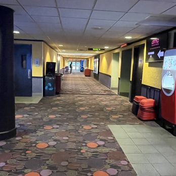 AMC Stonybrook 20 - Cinema Near Me - Louisville, Kentucky
