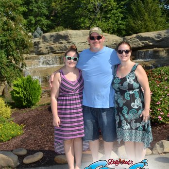 Dollywood's Splash Country - Amusement Parks Near Me - Pigeon Forge, Tennessee