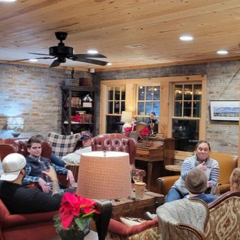 Cavender Creek Vineyards - Great seat8ng area indoors - Wineries Near Me - Dahlonega, Georgia Cavender Creek Vineyards - Great seat8ng area indoors - Wineries Near Me - Dahlonega, Georgia