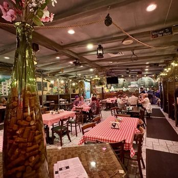 Mangia Mangia - Italian Near Me - Countryside, Illinois