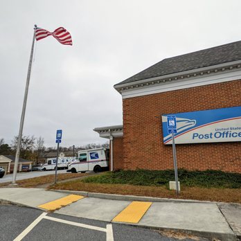 USPS - Dunwoody - Outside. American flag. Storefront sign. Mail trucks. - Post Offices Near Me - Dunwoody, Georgia USPS - Dunwoody - Outside. American flag. Storefront sign. Mail trucks. - Post Offices Near Me - Dunwoody, Georgia
