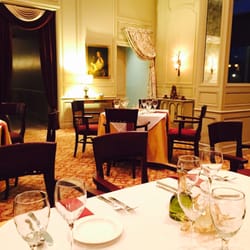 Bratenahl Place Bistro