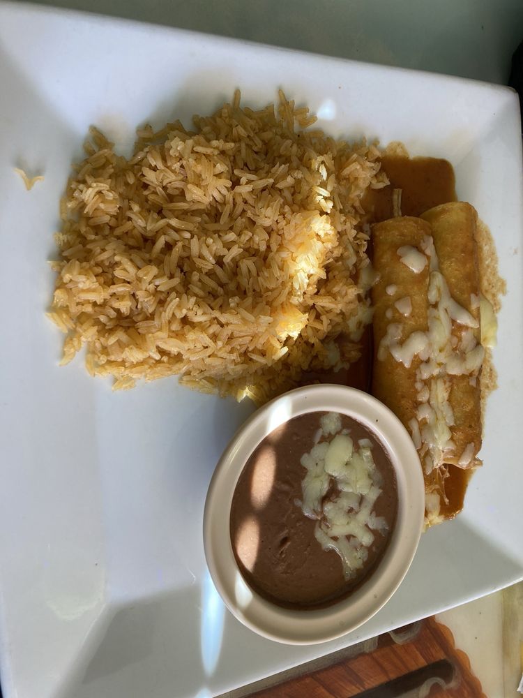 Lovo’s Bar & Grill