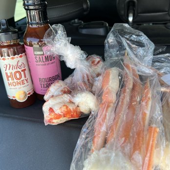 Bar Harbor Seafood - Snow crab legs, lobster meat, couple sauces - Seafood Near Me - Orlando, Florida Bar Harbor Seafood - Snow crab legs, lobster meat, couple sauces - Seafood Near Me - Orlando, Florida