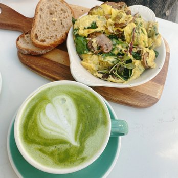 Slate Cafe - Matcha latte & Mushroom Scramble - Cafes Near Me - New York, New York