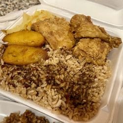 The Hut Island Vybes Jamaican Cuisine - Fried chicken