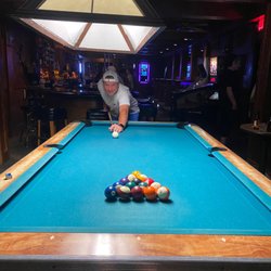 Lancers - Shooting pool