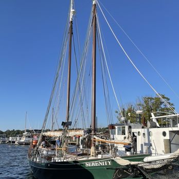 Sailing Saugatuck - Tall Ship Serenity - The boat - Boat Tours Near Me - Douglas, Michigan Sailing Saugatuck - Tall Ship Serenity - The boat - Boat Tours Near Me - Douglas, Michigan