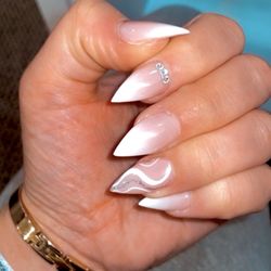 Suzi Q Nail Salon