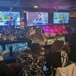 Hero's Sports Bar & Grill