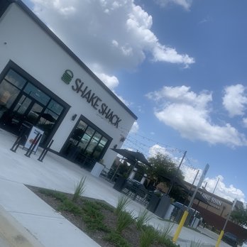 SHAKE SHACK BATON ROUGE - Updated March 2025 - 58 Photos & 57 Reviews