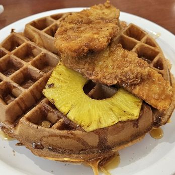 Eggs 'n Things - Waikiki Beach Eggspress - Pineapple chicken and waffles - Breakfast & Brunch Near Me - Honolulu, Hawaii