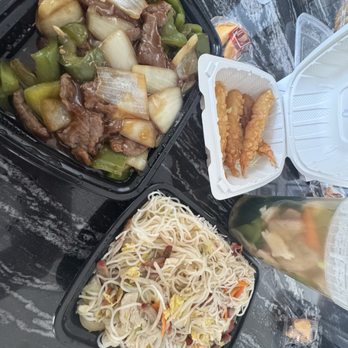 Good Fortune - House Mo Fun, Shrimp Tempura, Beef and Peppers, and house soup. - Chinese Near Me - Scottsdale, Arizona