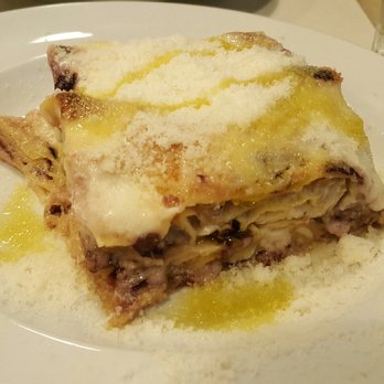 Le Cucine Mandarosso - Lasagna with butifarra - Italian Near Me - Barcelona, B Le Cucine Mandarosso - Lasagna with butifarra - Italian Near Me - Barcelona, B