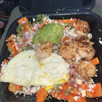 Flowing Tide Pub 12 - Chilaquiles!!10/10!! Add shrimp and avocado - Bars Near Me - Henderson, Nevada