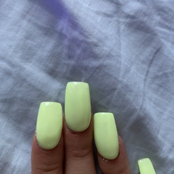 Le Nails - Nail Salons Near Me - Clackamas, Oregon