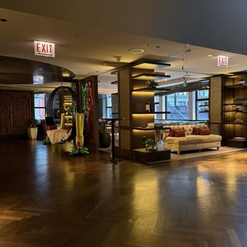 Sports Illustrated Hotel - 2nd floor open area and bar - Hotels Near Me - Chicago, Illinois Sports Illustrated Hotel - 2nd floor open area and bar - Hotels Near Me - Chicago, Illinois