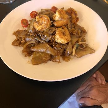 Thai Station Cafe - Drunken Noodle - Thai Near Me - Babylon, New York