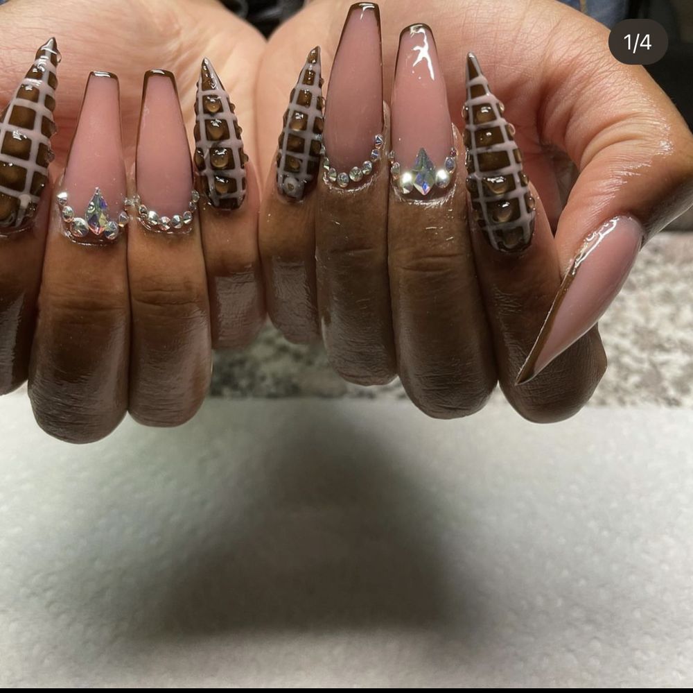 4 DIVAS ONLY NAILS Request an Appointment 25420 Lahser Rd