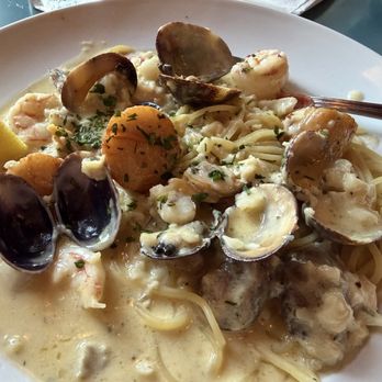 D'anna's Cafe Italiano - Seafood sauté in cream sauce. Delicious! - Italian Near Me - Bellingham, Washington