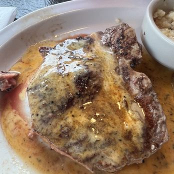 Ruby Tuesday - Butter on top - American Near Me - East Syracuse, New York