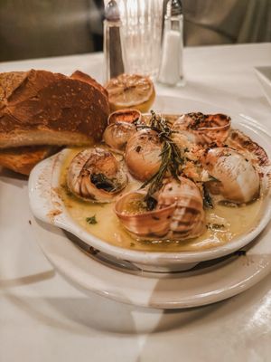 The Dresden Restaurant & Lounge by null