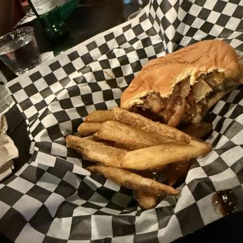 The Bear Trap - Good burgers and good fries - Beer Bar Near Me - Big Bear Lake, California