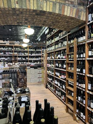 Martha's Vineyard Fine Wine & Gourmet Grocery by null