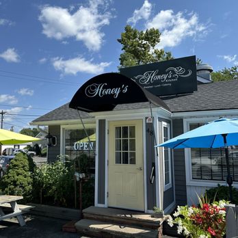 Honey's Kitchen - Breakfast & Brunch Near Me - Fairfield, New Jersey