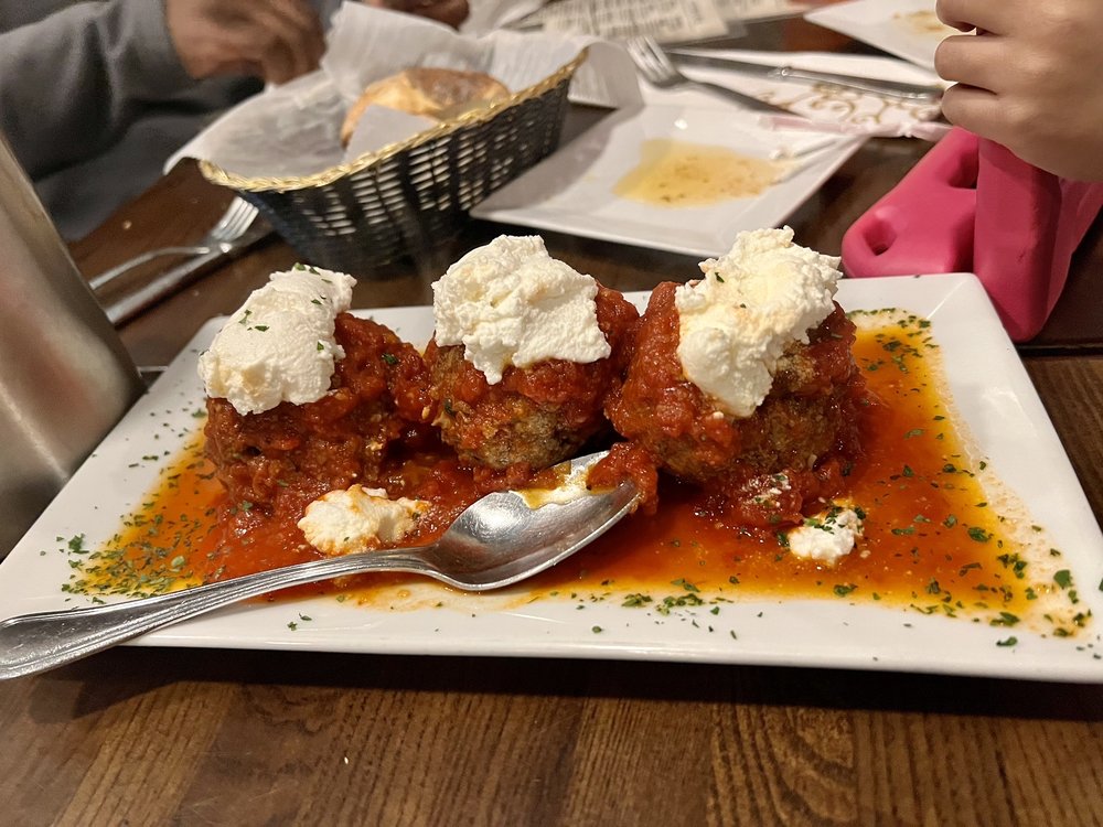 LUIGI’S FAMIGLIA CUCINA Updated May 2024 74 Photos & 142 Reviews