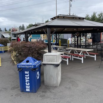 Springwater Cart Park - covered area to eat - Food Court Near Me - Portland, Oregon