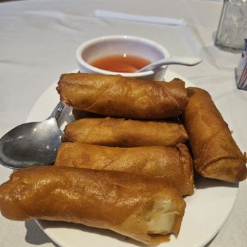 Yang Chow - Delicious spring egg rolls - Chinese Near Me - Los Angeles, California