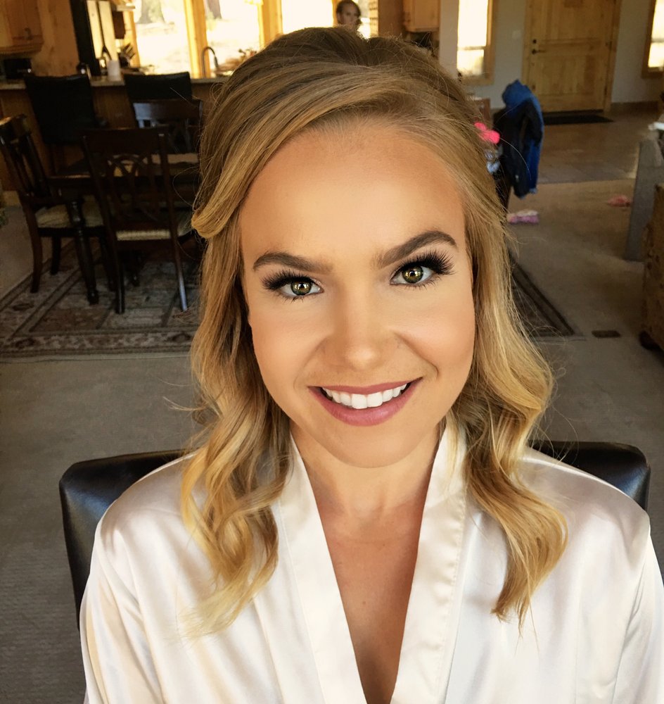 Honeycomb Beauty Studio Logo