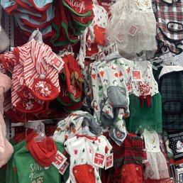 Lots of Christmas sweaters for dogs Lots of Christmas sweaters for dogs