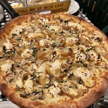 Weirdough’s Pizza - A delicious Bianca with onions and mushrooms - Pizza Near Me - Burbank, California Weirdough’s Pizza - A delicious Bianca with onions and mushrooms - Pizza Near Me - Burbank, California