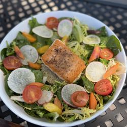Il Fiorello Olive Oil - Salmon Quinoa salad