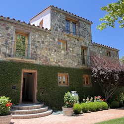 Cardella Winery - The grounds are beautiful! What a lovely place!
