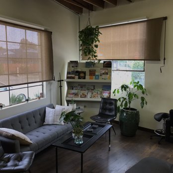 Tonic Salon - Cute waiting area! Tons of plants all throughout the salon. - Estheticians Near Me - Ventura, California