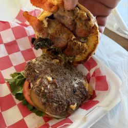 Ron's Road House - Incredible Burger!
