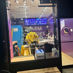 Insomnia Cookies - Outside
