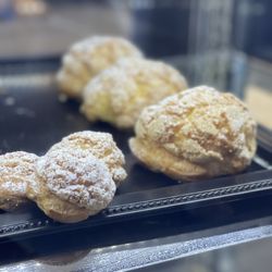 Tatlim bakery - Cream puffs