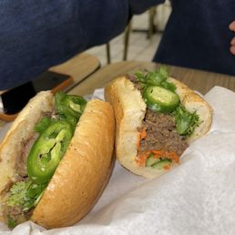 Beef Bánh Mi Beef Bánh Mi