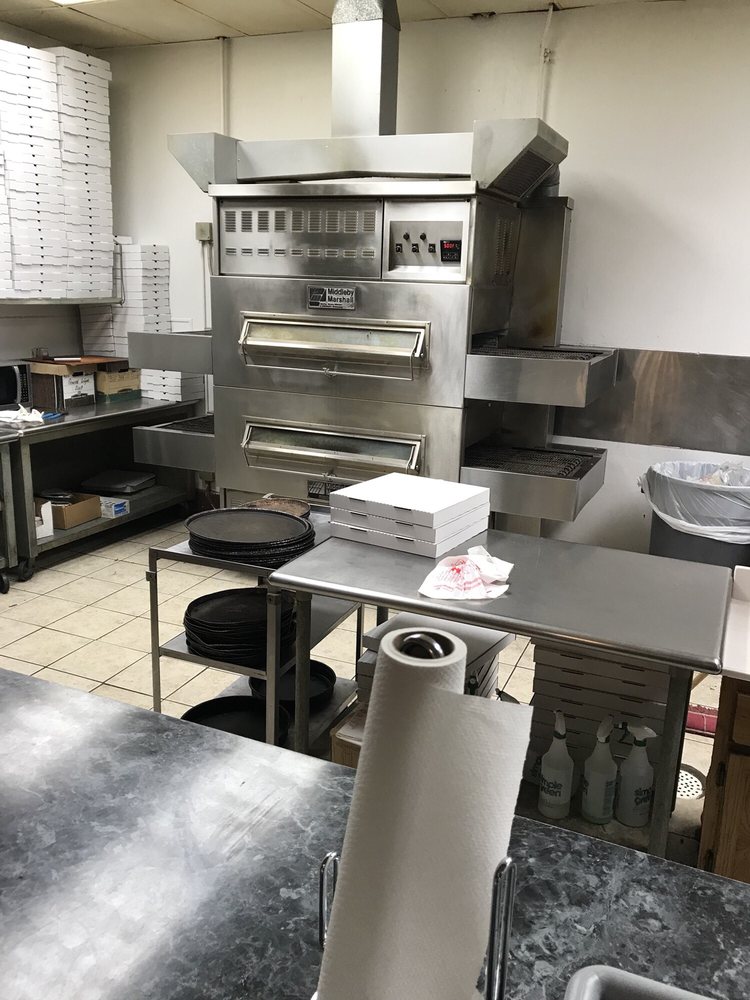 BIG BANJO PIZZA Updated August 2024 19 Photos & 17 Reviews 4208 W 28th Ave, Pine Bluff