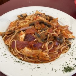 Luigi's Italian Restaurant - Chicken Cacciatore