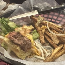 Renegades Saloon - Cheeseburger & fries