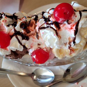 Chips - Banana split - American Near Me - Hawthorne, California Chips - Banana split - American Near Me - Hawthorne, California