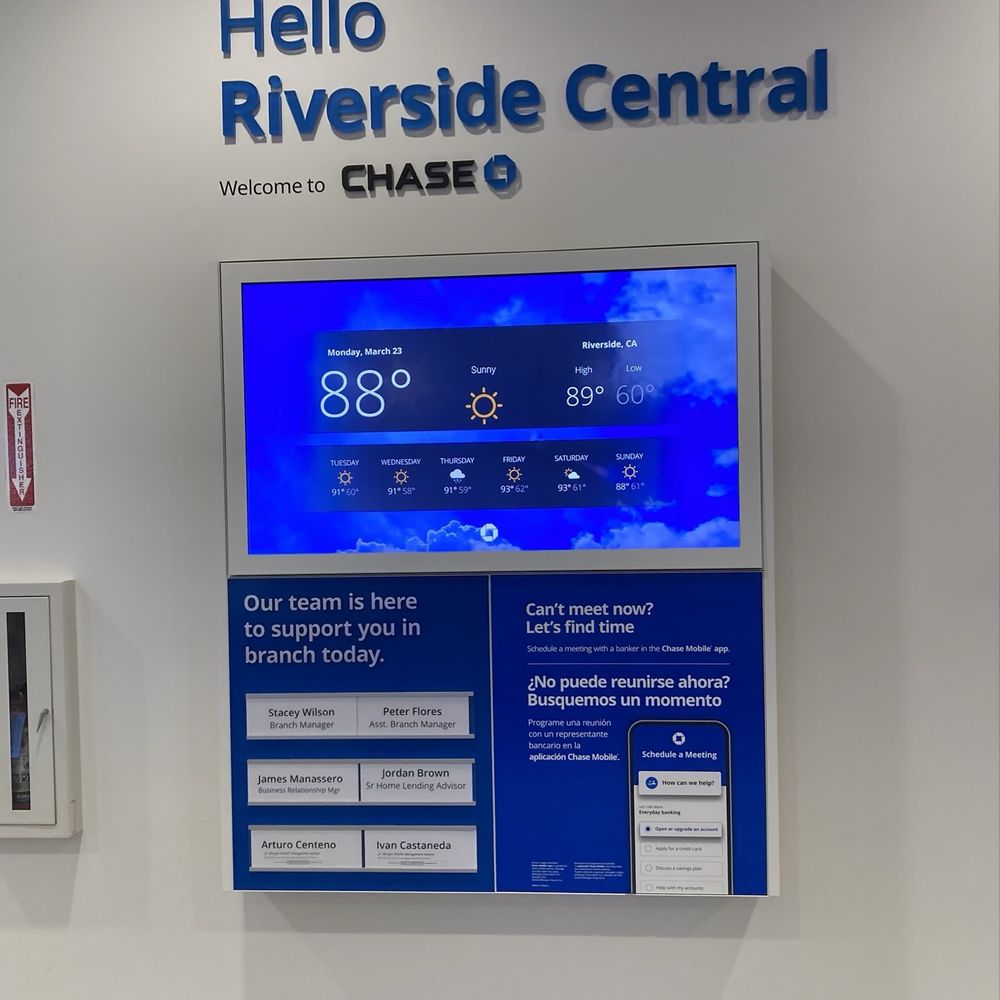 Chase Bank - Inside - Banks & Credit Unions Near Me - Riverside, California